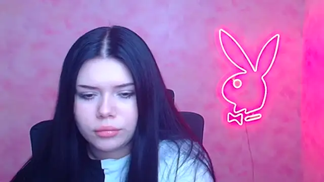 Mona Esty online show from December 17, 6:36 pm