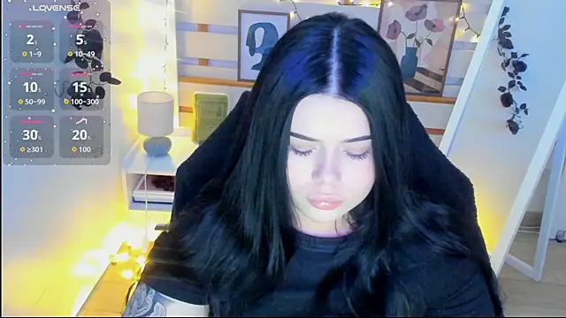 Mona Esty online show from February 9, 9:19 pm