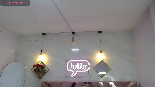 Snapshot of Dayan_v_ chatting on November 12, 8:19 pm Dayan v online show from November 12, 8:19 pm