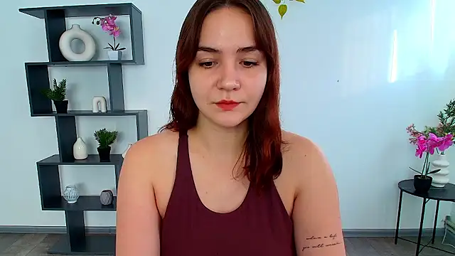 Snapshot of OliviaMontgommery chatting on November 12, 6:14 am OliviaMontgommery online show from November 12, 6:14 am