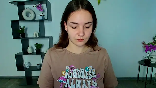 Snapshot of OliviaMontgommery chatting on November 19, 6:24 am OliviaMontgommery online show from November 19, 6:24 am