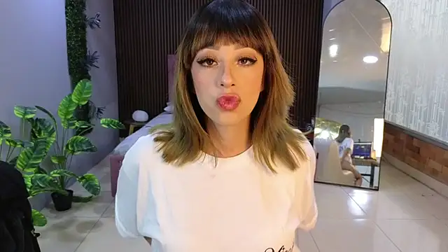 sexengel lisa online show from February 17, 8:59 pm