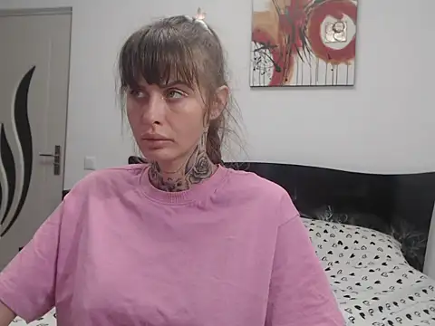 Snapshot of Sassha69 chatting on October 13, 7:25 pm Sassha69 online show from October 13, 7:25 pm