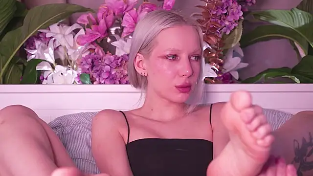 Snapshot of RanyThomson chatting on November 23, 5:46 pm RanyThomson online show from November 23, 5:46 pm