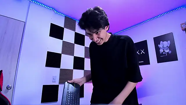 jeycobb online show from April 20, 1:30 am