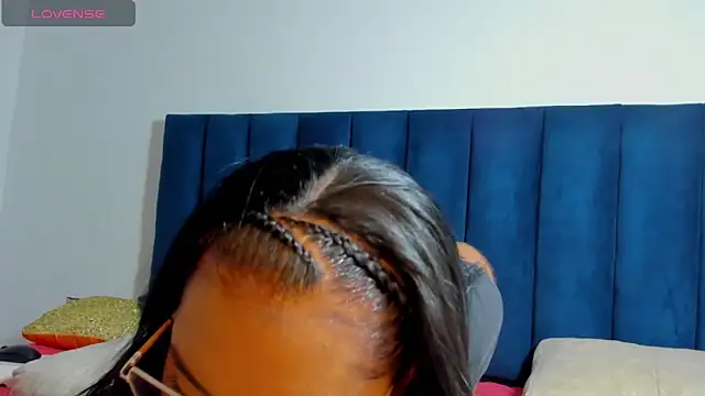 Ahilyn online show from November 22, 6:51 pm