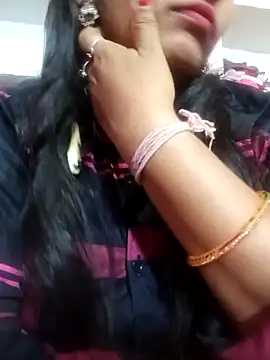 Snapshot of Priyanka_hot54 chatting on October 27, 7:40 pm Priyanka hot54 online show from October 27, 7:40 pm