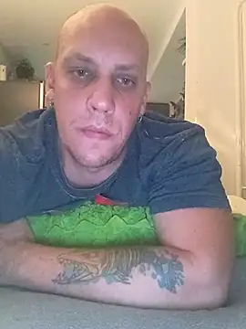 Snapshot of Kobradera1984 chatting on October 9, 11:36 pm Kobradera1984 online show from October 9, 11:36 pm