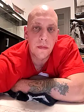 Snapshot of Kobradera1984 chatting on November 18, 11:15 pm Kobradera1984 online show from November 18, 11:15 pm