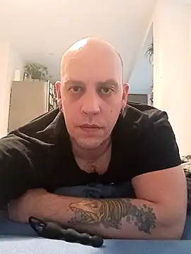 Snapshot of Kobradera1984 chatting on December 5, 8:01 am Kobradera1984 online show from December 5, 8:01 am