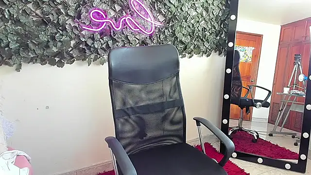 Samanta Ortiz online show from December 1, 7:19 pm