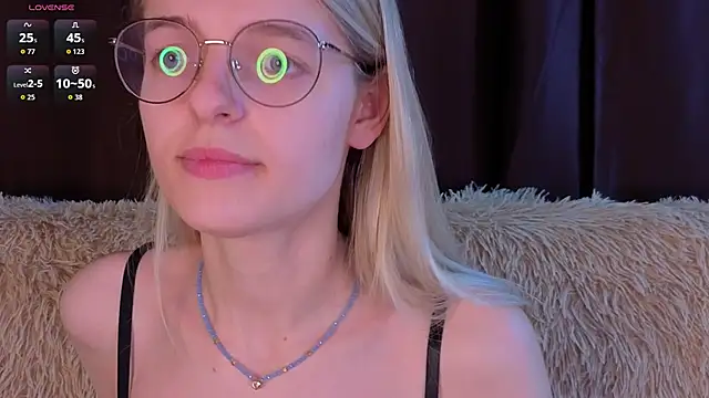 MonicaShiny online show from December 1, 9:42 pm