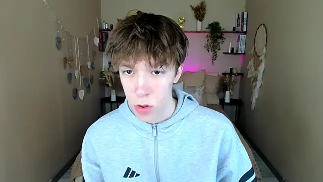 MarkBranston online show from April 18, 2:43 pm