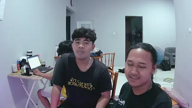 latexidn online show from December 18, 10:38 pm