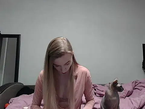 Snapshot of sophieryder chatting on November 23, 8:14 am sophieryder online show from November 23, 8:14 am