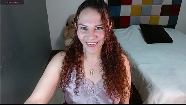 Snapshot of Miavelvett- chatting on October 16, 2:12 am Miavelvett- online show from October 16, 2:12 am