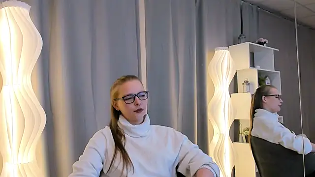 Snapshot of NohemiGilsdorf chatting on October 5, 3:10 pm NohemiGilsdorf online show from October 5, 3:10 pm