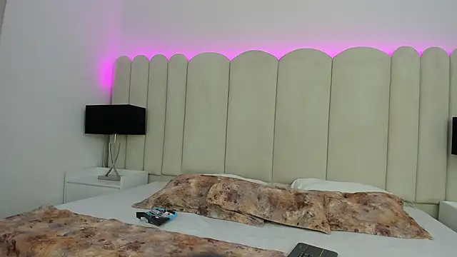 Alanha   online show from October 22, 7:57 pm