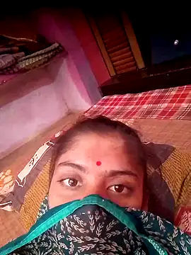 Snapshot of CWEETY-12 chatting on October 18, 7:42 am CWEETY-12 online show from October 18, 7:42 am