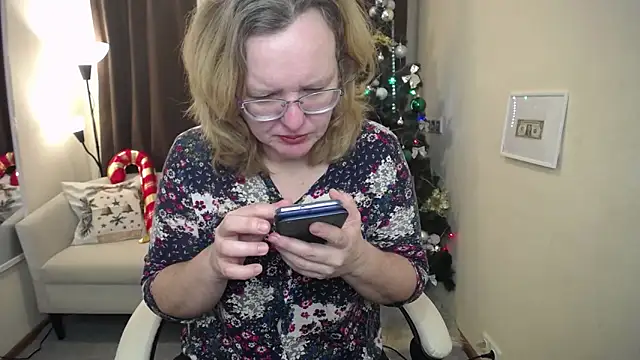 VestaWoody online show from December 2, 7:25 am