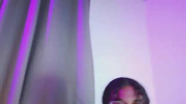 Snapshot of luna_valen chatting on October 26, 8:04 pm luna valen online show from October 26, 8:04 pm