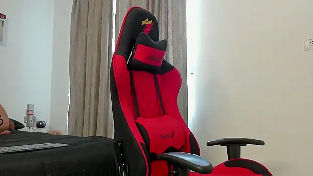 Ezzio Scolaro online show from October 7, 1:41 pm