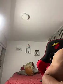 Ezzio Scolaro online show from February 13, 3:02 am