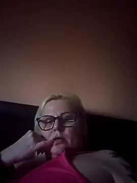 NieMaJazdyBezGwiazdy7883 online show from November 17, 11:38 am