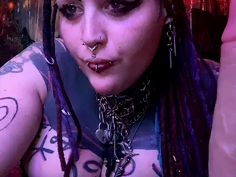 Snapshot of nyxvelon chatting on November 10, 5:17 am nyxvelon online show from November 10, 5:17 am