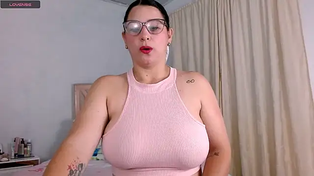 Snapshot of sweet_monsalve37 chatting on November 10, 11:20 am sweet monsalve37 online show from November 10, 11:20 am