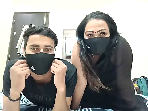 Snapshot of horny_milf_couple chatting on October 8, 1:31 pm horny milf couple online show from October 8, 1:31 pm