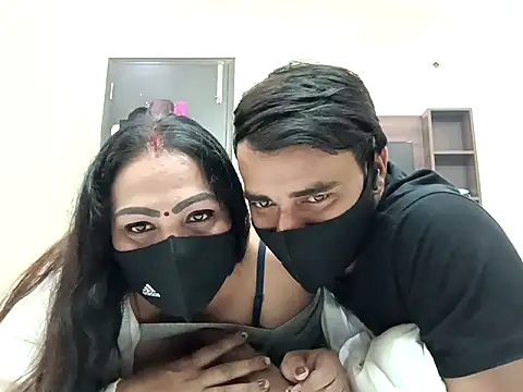 horny milf couple online show from November 21, 6:06 pm