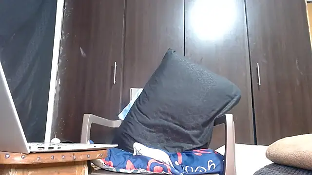 Snapshot of imsammytop chatting on December 3, 10:57 am imsammytop online show from December 3, 10:57 am