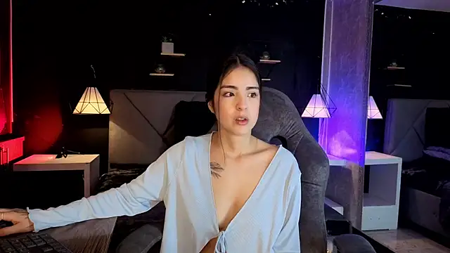 giapearl25 online show from October 30, 1:23 pm