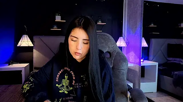 giapearl25 online show from November 6, 1:45 pm