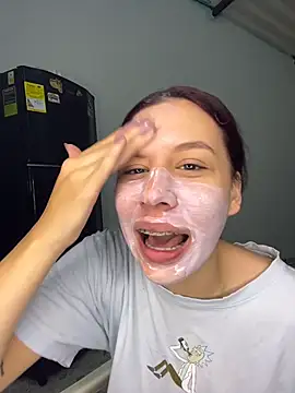 Snapshot of iisabella09 chatting on November 13, 6:12 am iisabella09 online show from November 13, 6:12 am