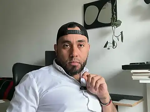 Snapshot of Domfetishx chatting on November 6, 4:41 pm Domfetishx online show from November 6, 4:41 pm