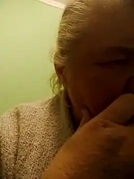 LusiyaGold5 online show from November 16, 9:09 pm