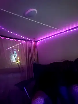 Snapshot of mysissycd chatting on October 4, 6:22 am mysissycd online show from October 4, 6:22 am