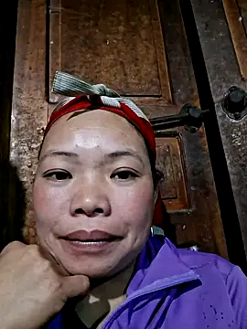 Snapshot of miomio-12 chatting on October 5, 12:14 pm miomio-12 online show from October 5, 12:14 pm