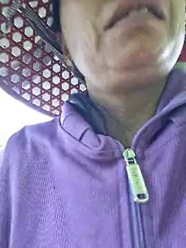 Snapshot of miomio-12 chatting on October 16, 2:45 am miomio-12 online show from October 16, 2:45 am