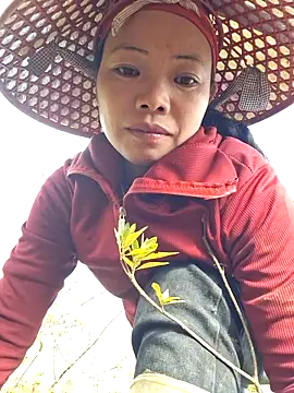 Snapshot of miomio-12 chatting on October 23, 2:00 am miomio-12 online show from October 23, 2:00 am