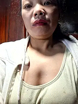 Snapshot of miomio-12 chatting on November 8, 9:35 pm miomio-12 online show from November 8, 9:35 pm