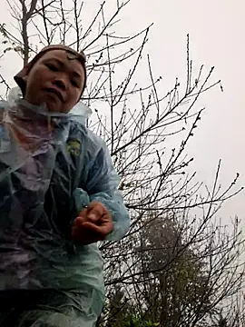 Snapshot of miomio-12 chatting on November 13, 12:53 am miomio-12 online show from November 13, 12:53 am