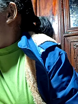 Snapshot of miomio-12 chatting on November 22, 3:00 pm miomio-12 online show from November 22, 3:00 pm