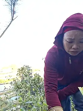 Snapshot of miomio-12 chatting on November 25, 12:32 am miomio-12 online show from November 25, 12:32 am