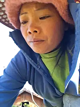 Snapshot of miomio-12 chatting on November 28, 1:08 am miomio-12 online show from November 28, 1:08 am