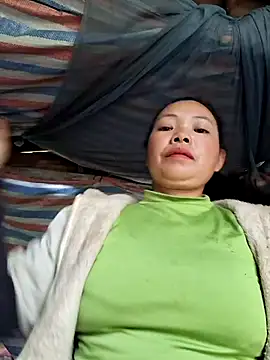 Snapshot of miomio-12 chatting on December 2, 1:11 am miomio-12 online show from December 2, 1:11 am