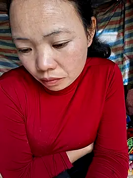 Snapshot of miomio-12 chatting on December 3, 2:30 am miomio-12 online show from December 3, 2:30 am