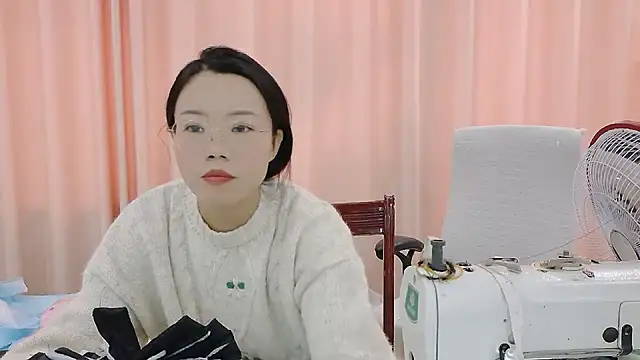 Snapshot of CCOO520 chatting on October 29, 7:43 am CCOO520 online show from October 29, 7:43 am